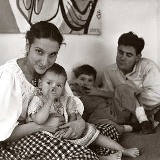 Nivola con la moglie Ruth Guggenheim e i figli