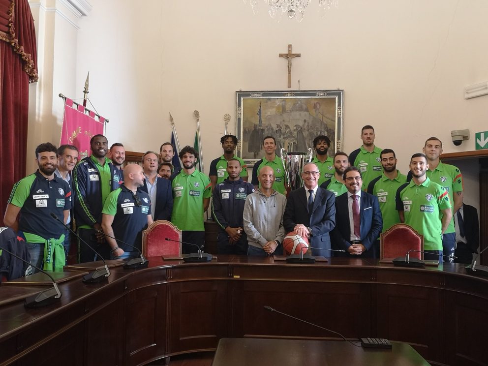 La Dinamo Basket incontra il sindaco di Sassari Nanni Campus