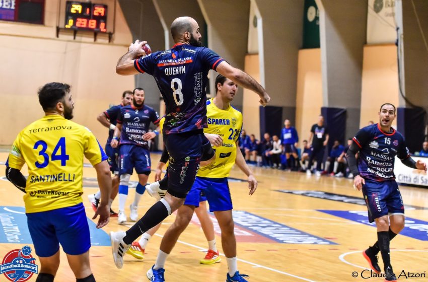 Tutto pronto al PalaSantoru per il big match tra Raimond Handball Sassari e Junior Fasano