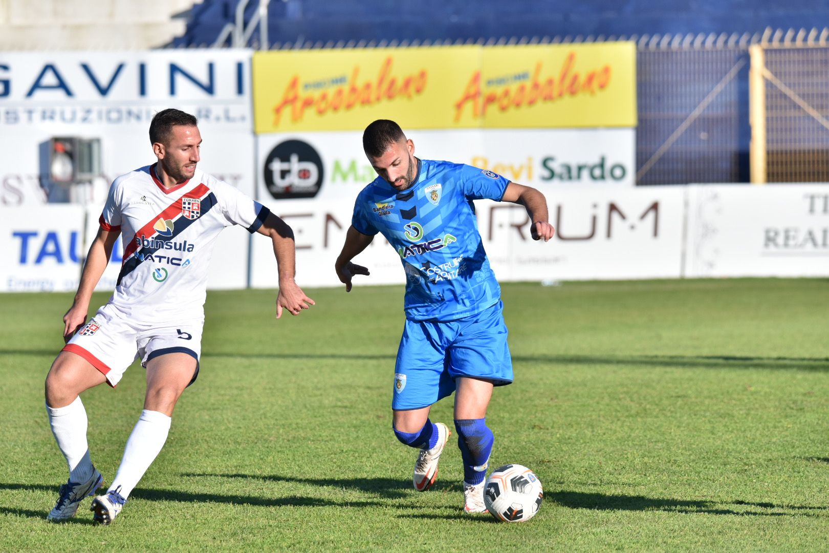 Calcio Serie D | Il derby di Sassari parla rossoblu