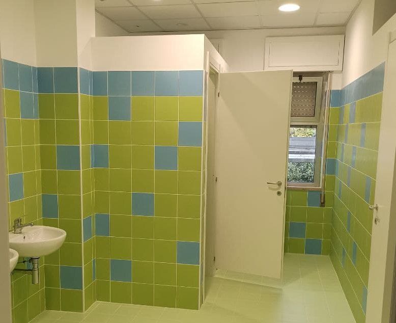 Sassari - Bagni nuovi per la scuola primaria di via Cilea