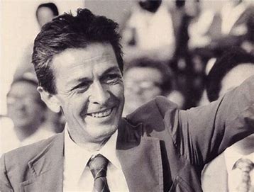 Sassari – Centenario della nascita di Berlinguer, il Comune lo celebra con una targa e uno spettacolo