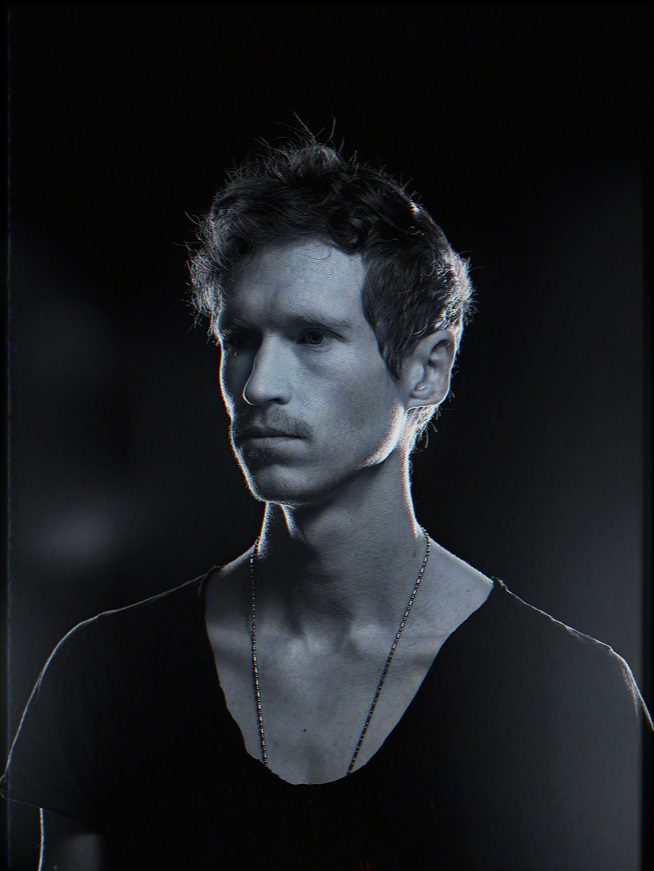 Louis Cole (Richard Thompson)