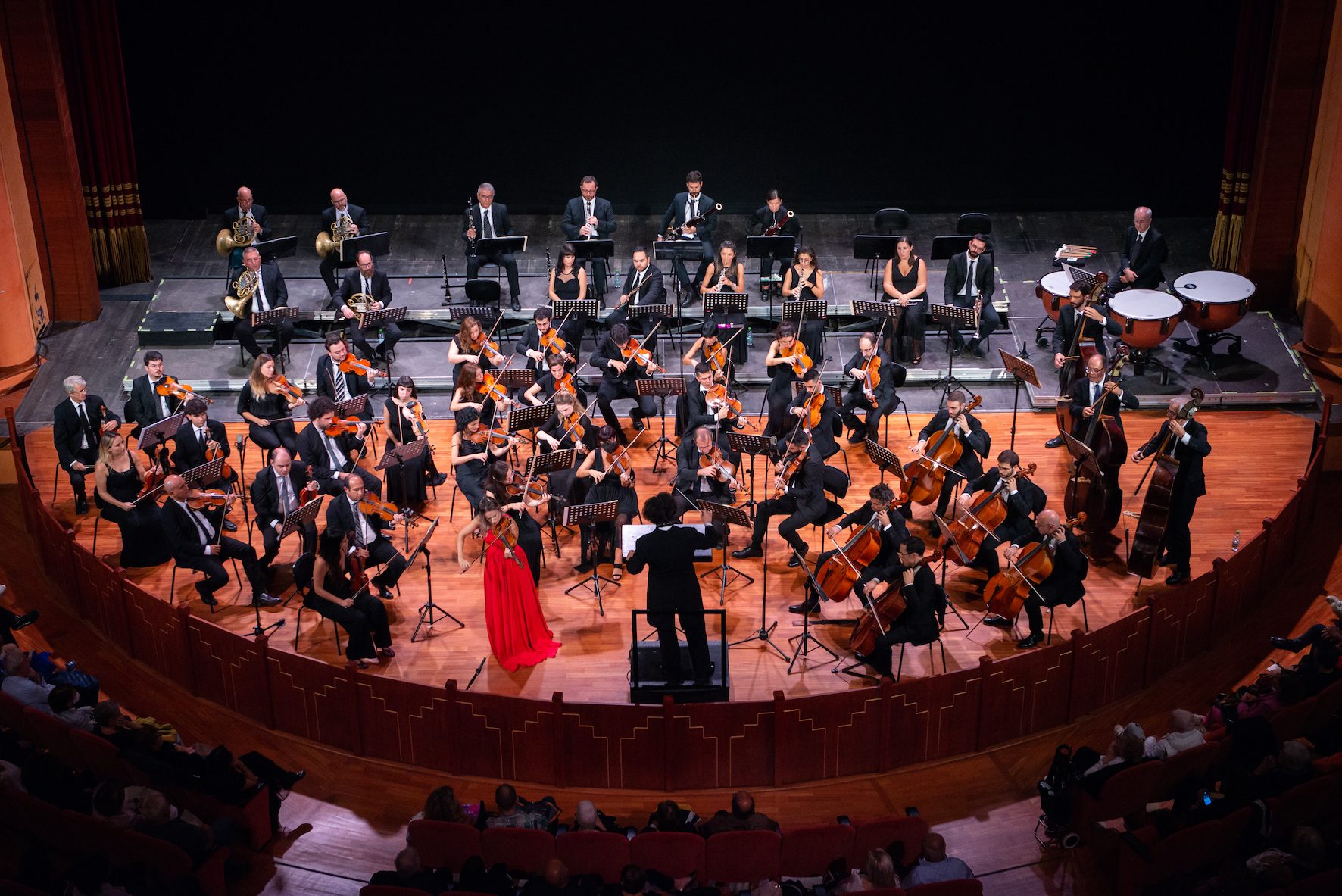 Debutto tra gli applausi per la Stagione lirica 2022 Anna Tifu e l’Orchestra dell’Ente Concerti convincono il Comunale