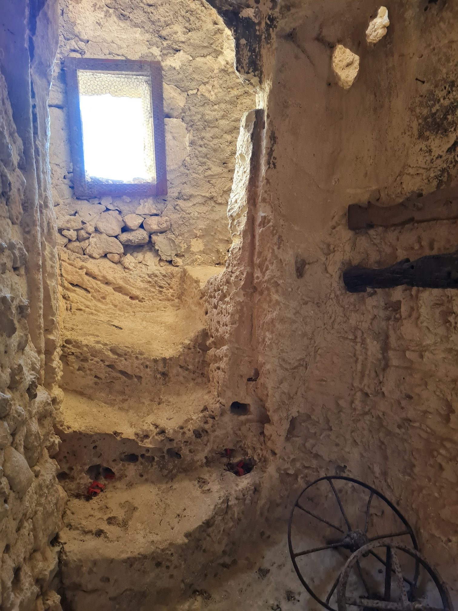 Scala scavata nella roccia - La Rocca, Sedini