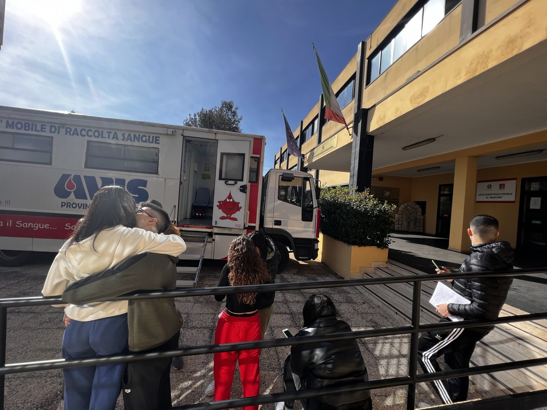 Studenti in attesa di donare il sangue