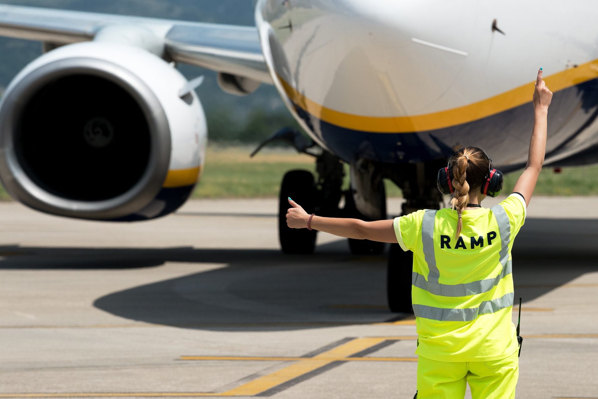 Ritardo del volo Cagliari-Roma: undici passeggeri sardi ricevono 2750€
