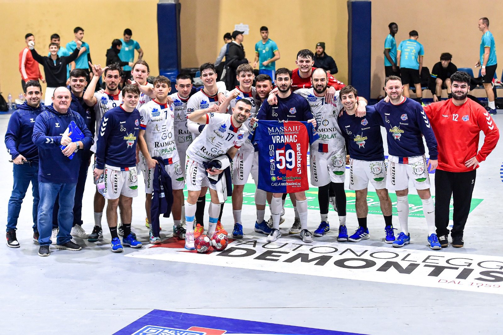 La Raimond Ego Sassari festeggia la vittoria