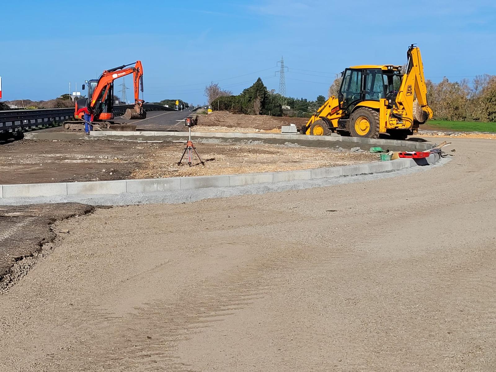 I lavori nella rotatoria di Monte d'Accoddi