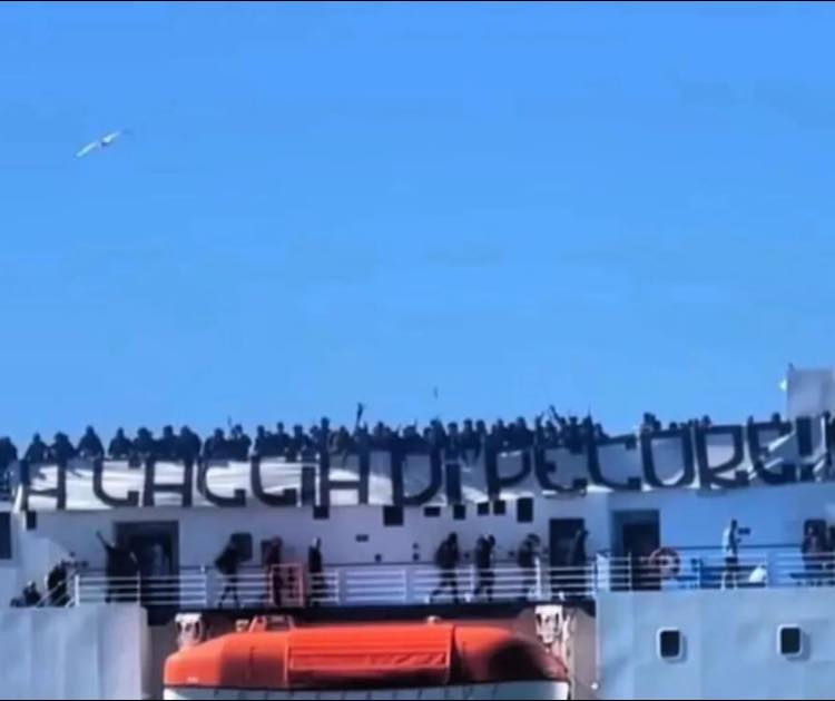 Striscione napoletani Cagliari