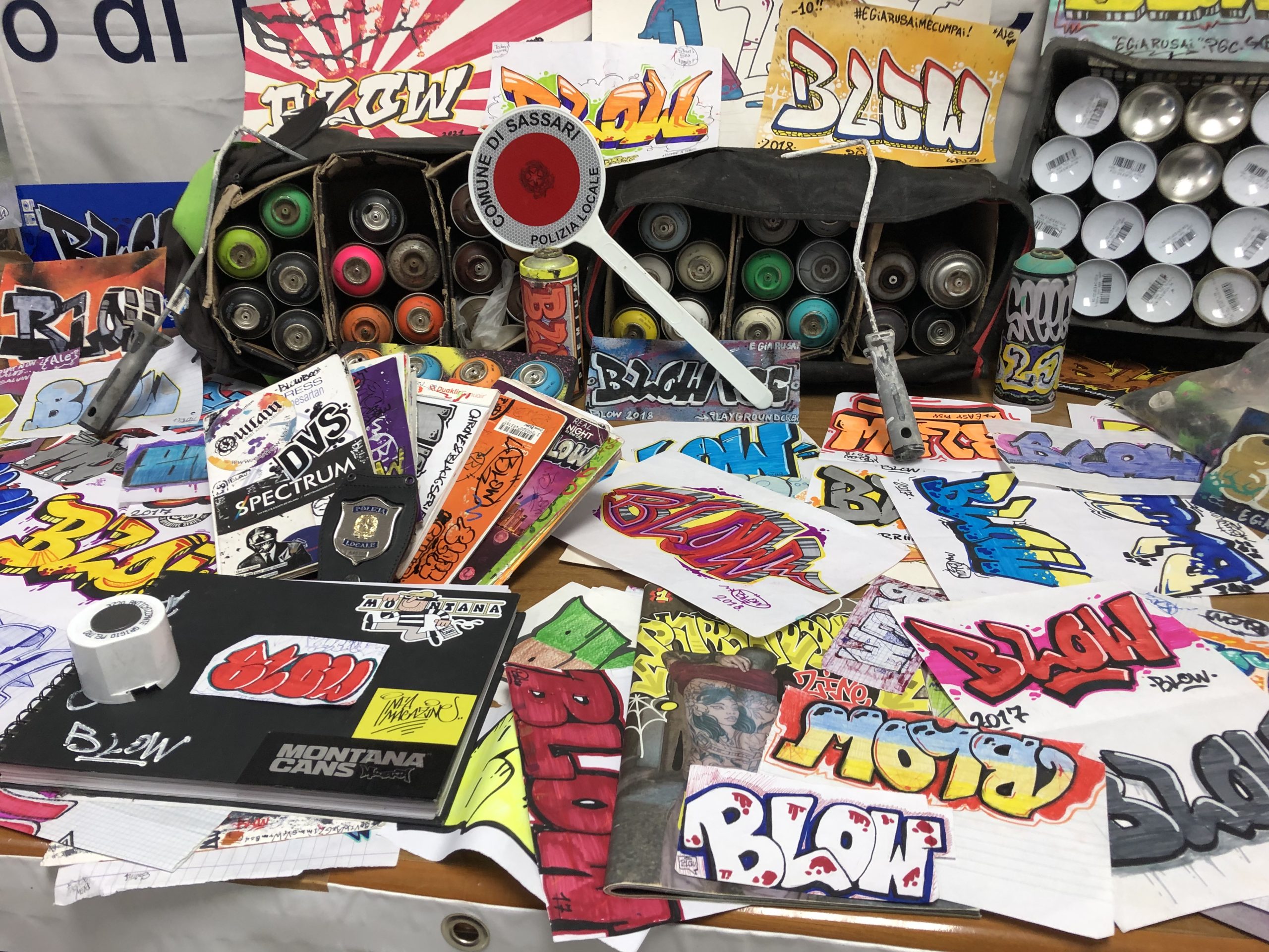 Materiale sequestrato Sassari writer