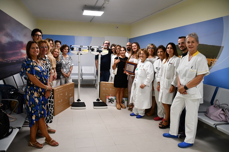 Un momento della donazione a Sassari