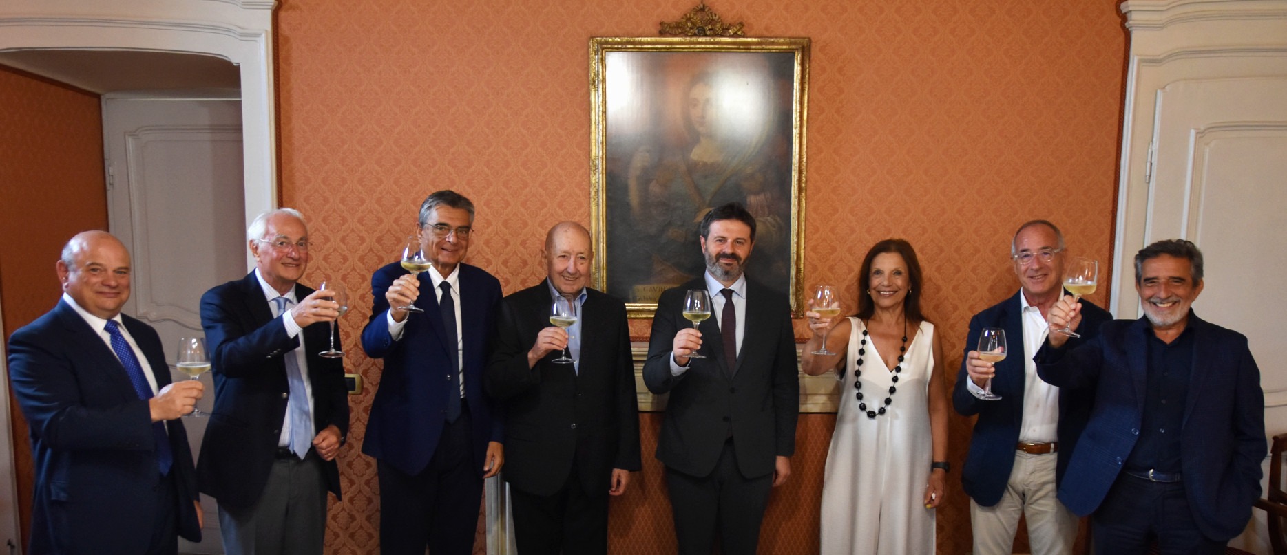 Il brindisi con gli ex sindaci di Sassari