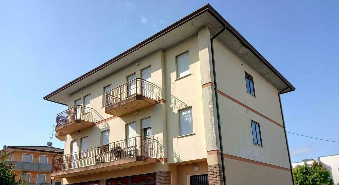  Trova i ladri in casa e li scaraventa giù dal terrazzo- L'ho fatto per difendere le mie figlie_oderzo