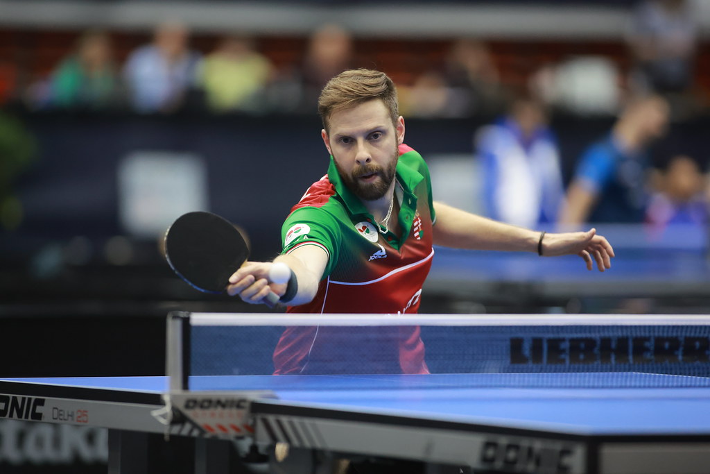 Tennistavolo Sassari col tricolore sulle maglie