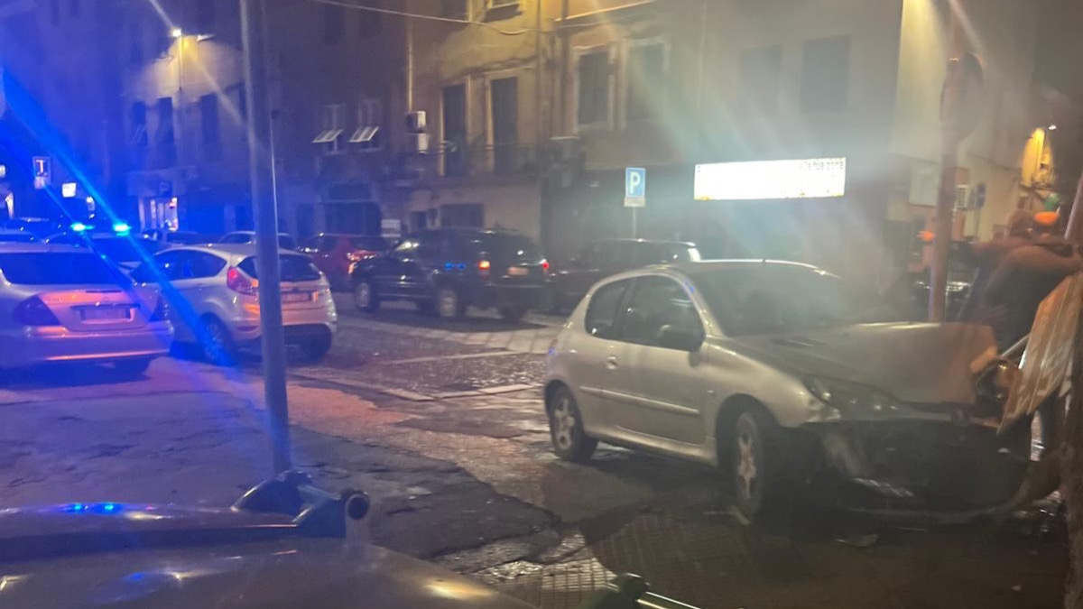 Incidente nel centro storico di Sassari.