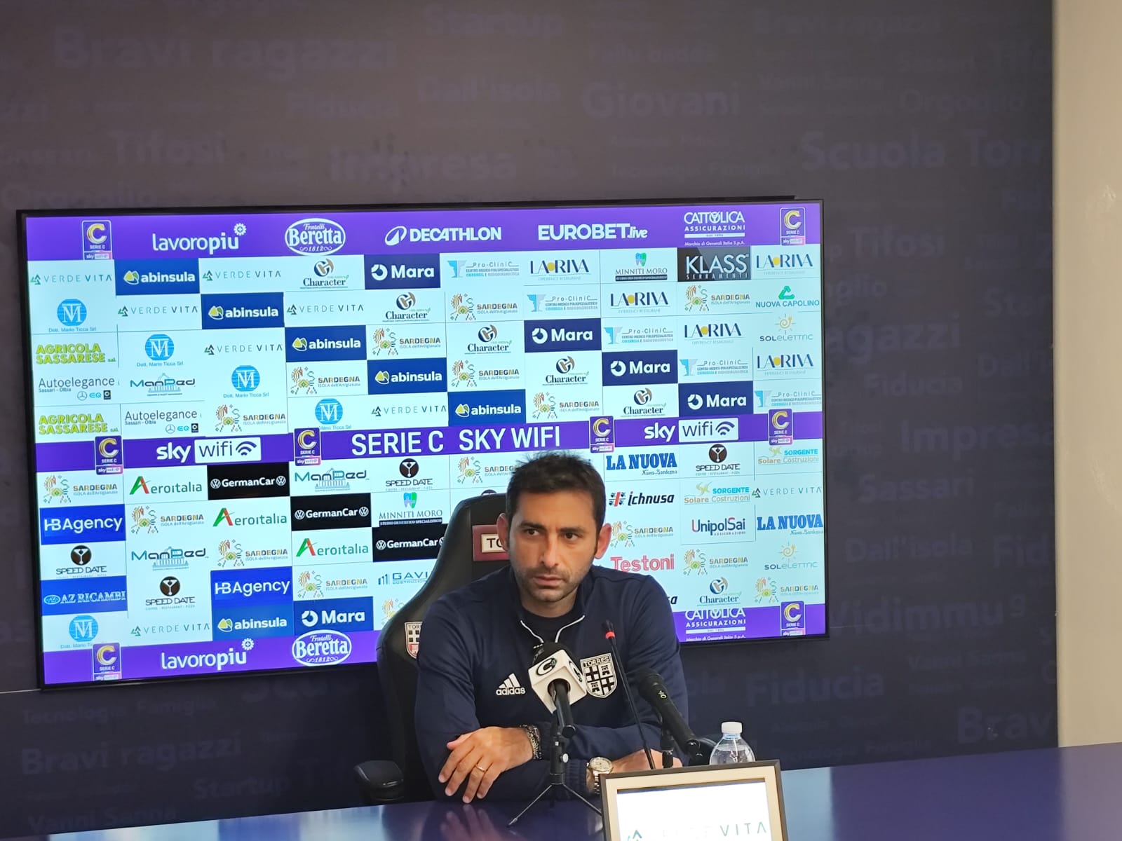 Michele Pazienza non è più l’allenatore della Torres