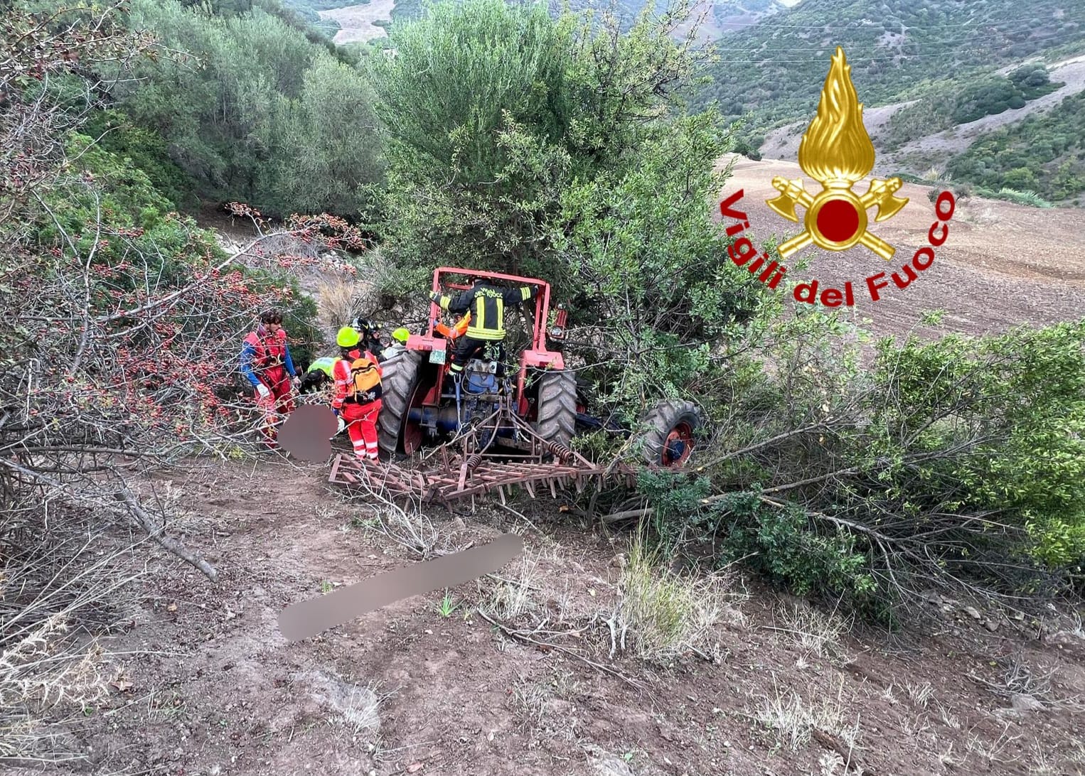 Tragedia sulla SP 29 tra Sennori e Tergu muore un allevatore schiacciato dal trattore