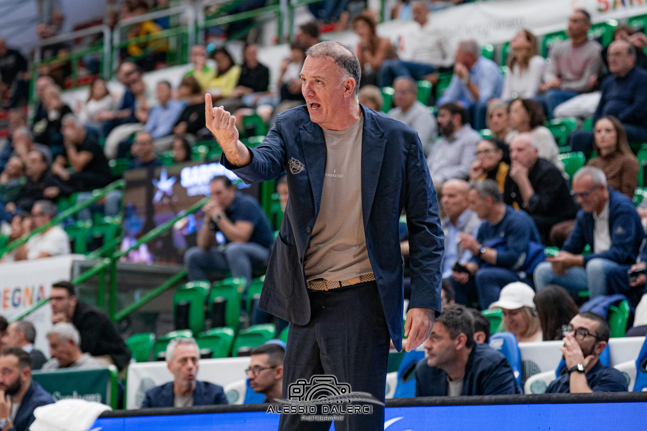 Veljko Mrsic durante la sfida tra Sassari e Trento