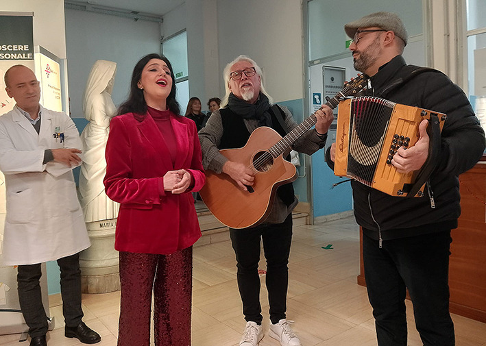 Maria Giovanna Cherchi, Beppe Dettori (voce e chitarra) e Vanni Masala