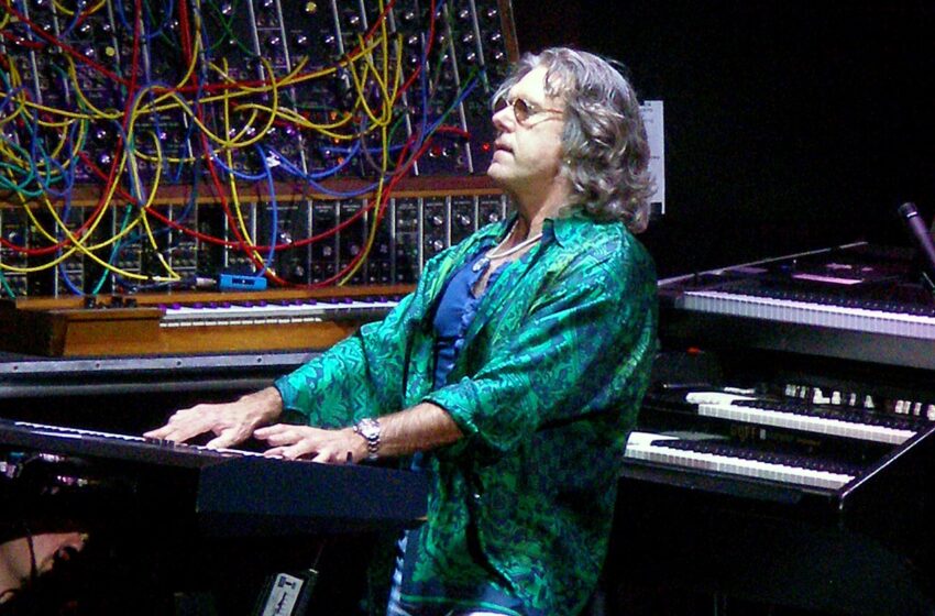 Keith Emerson in concerto al NEARfest del 2006.