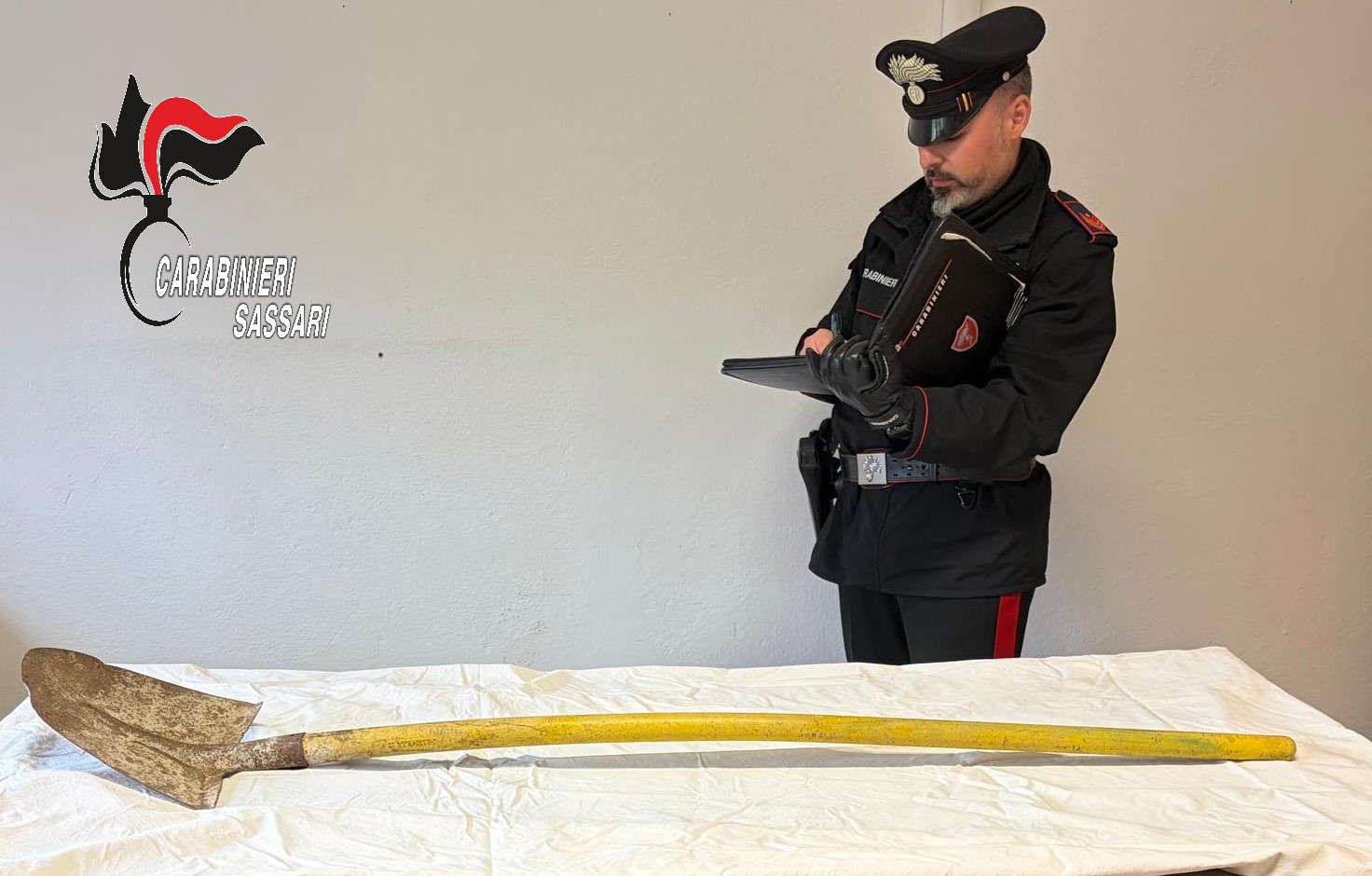 Nulvi, notte di violenza: un uomo ferisce il padre con una pala