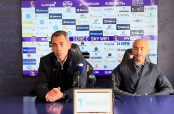 Stefano Udassi, presidente della Torres dal 2021, insieme al direttore sportivo Andrea Colombino in occasione di una conferenza stampa