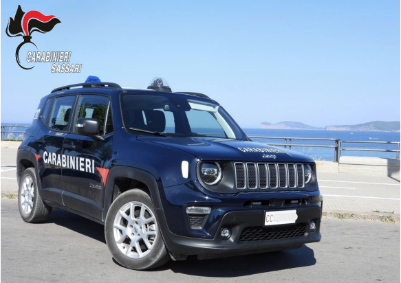 Violenza ad Alghero, una donna trova la forza di reagire giovane ai domiciliari