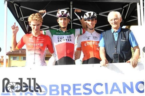 Enrico Andrea Balliana, 18 anni, trionfa sul podio dopo la vittoria alla Medaglia d'Oro Alba Rosa