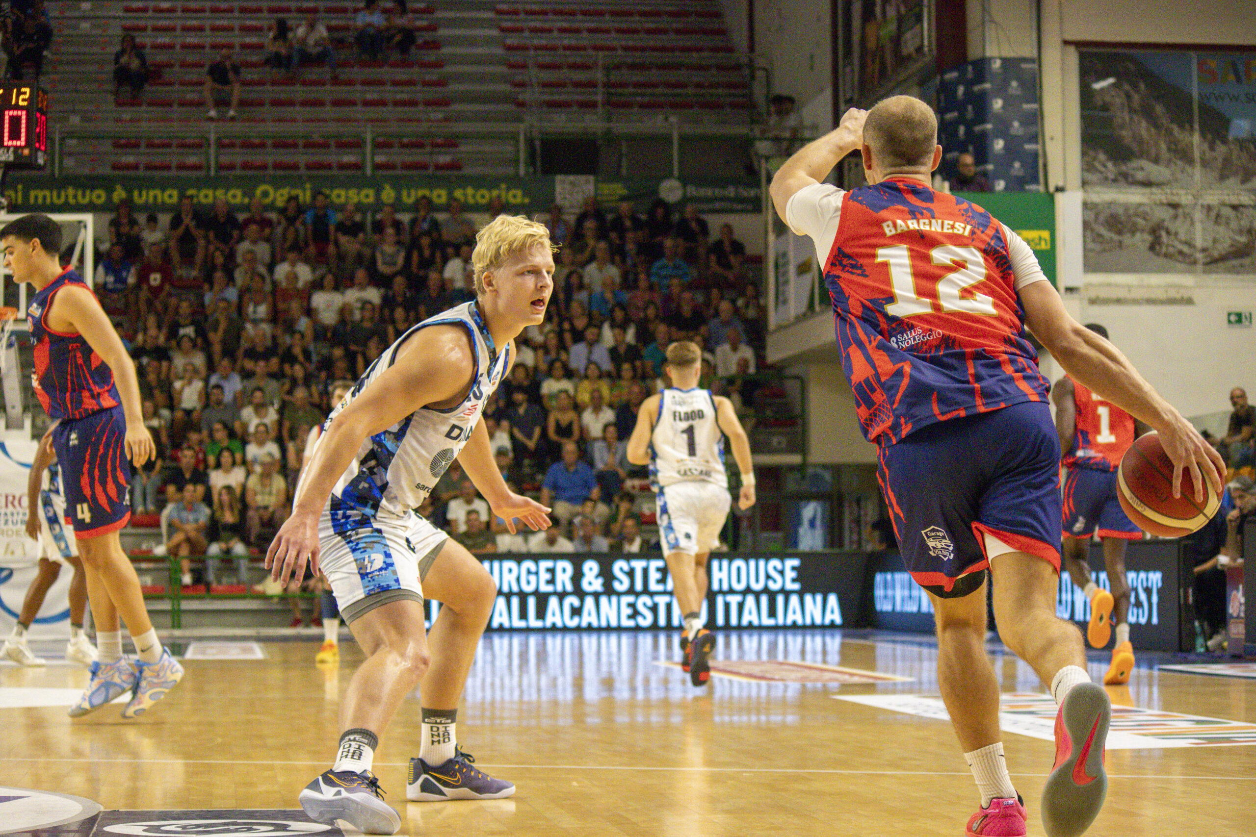 Dinamo Sassari nella sfida contro Montecatini